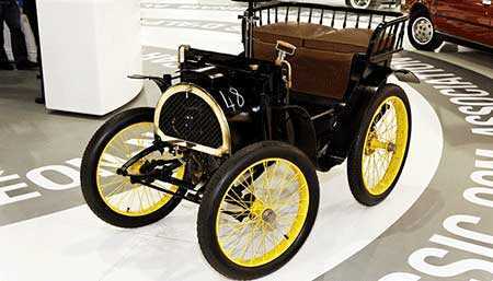 renault-voiturette-isimli-ilk-otomobil